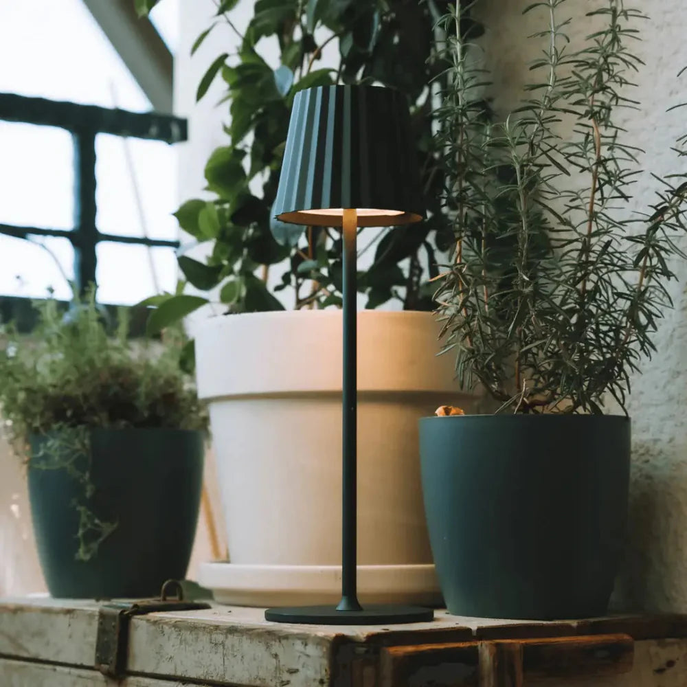 AstraGlow – Tragbare LED-Tischleuchte mit Touch-Dimmer