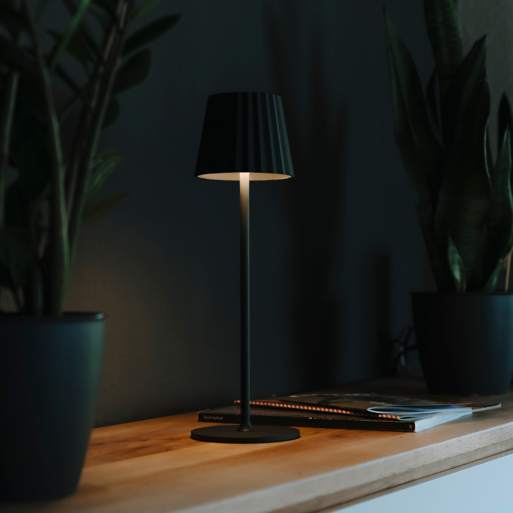 AstraGlow – Tragbare LED-Tischleuchte mit Touch-Dimmer